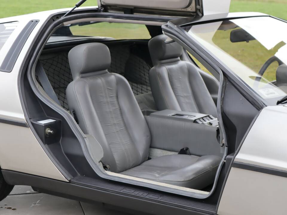 Image 14/50 de DeLorean DMC-12 (1981)