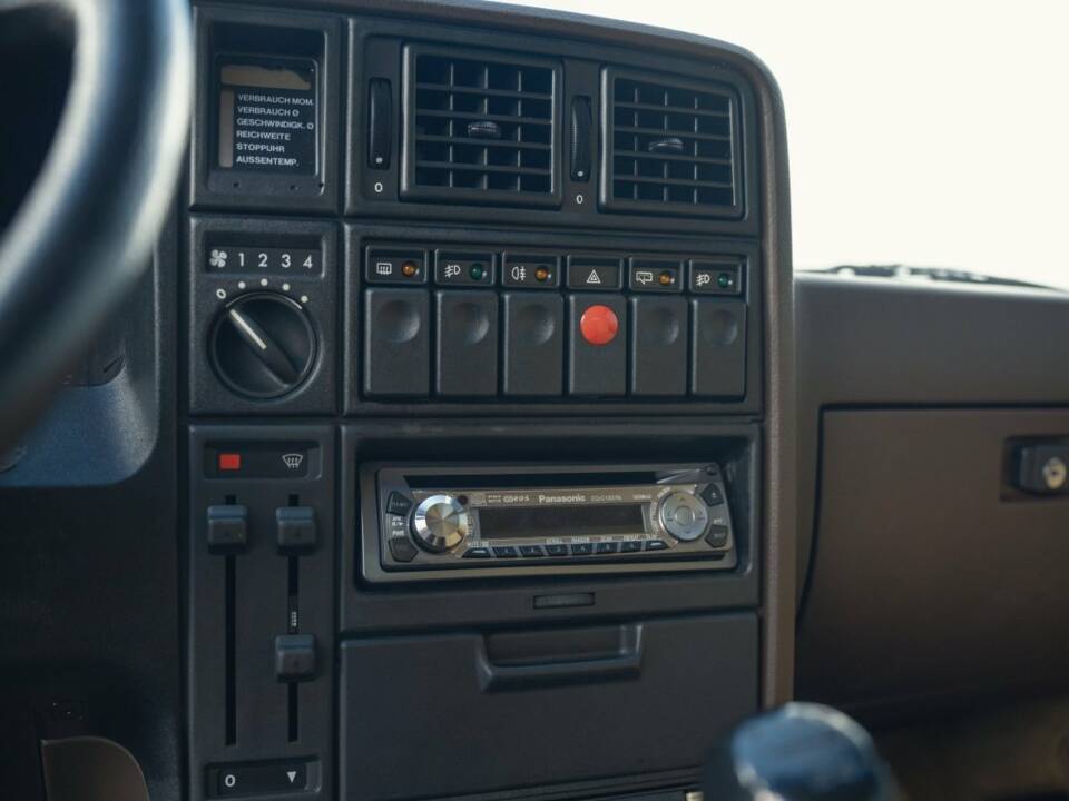 Image 13/15 of Opel Monza 2,2 (1985)