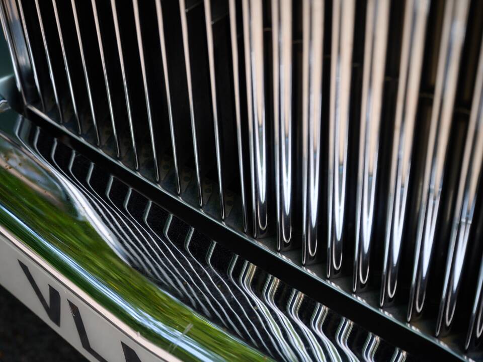Image 40/46 of Rolls-Royce Silver Shadow I (1974)
