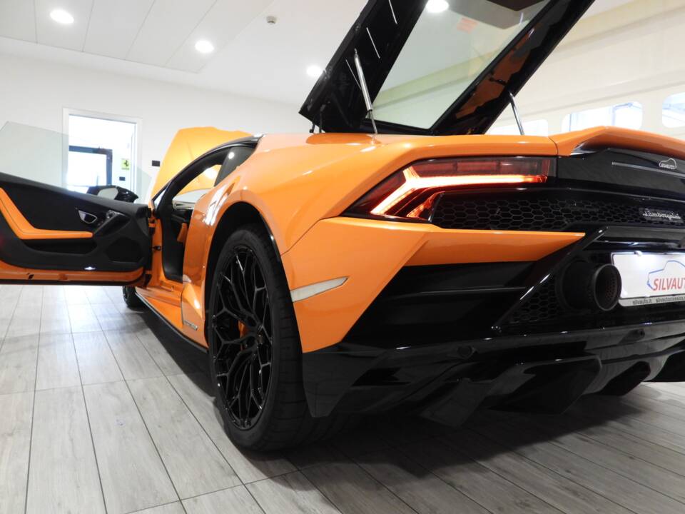 Bild 12/15 von Lamborghini Huracán Evo RWD (2020)