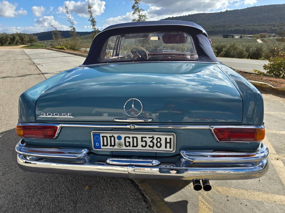 Immagine 18/40 di Mercedes-Benz 300 SE (1964)