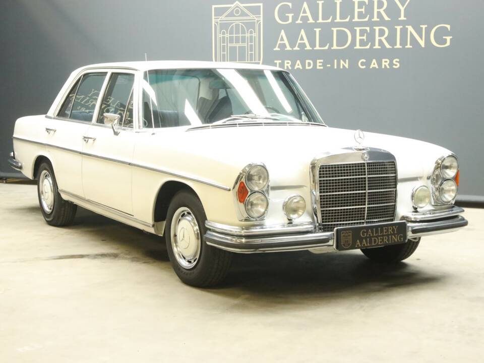 Bild 37/50 von Mercedes-Benz 280 SE (1970)