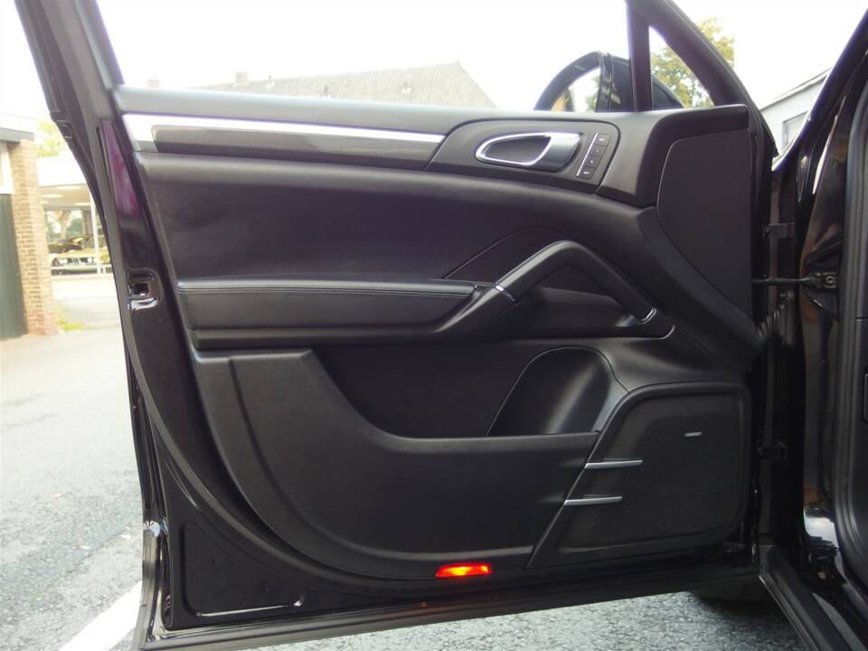 Imagen 43/97 de Porsche Cayenne Turbo (2011)