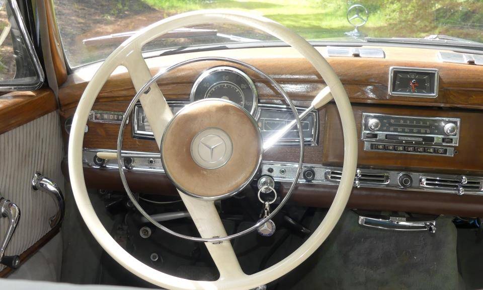 Image 9/33 of Mercedes-Benz 300 d (1961)