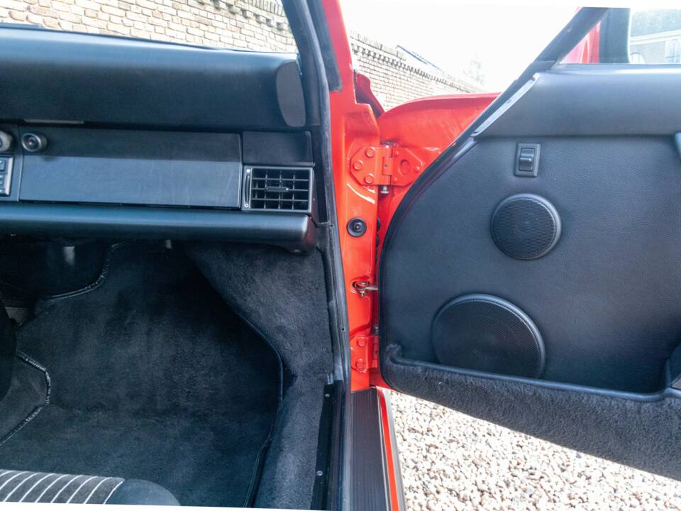 Bild 22/50 von Porsche 911 Carrera 3.2 (1988)