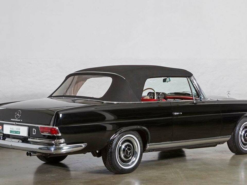 Image 3/34 of Mercedes-Benz 280 SE (1966)