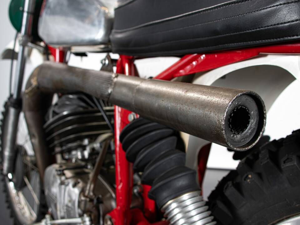 Image 41/50 of CZ 250 (1977)