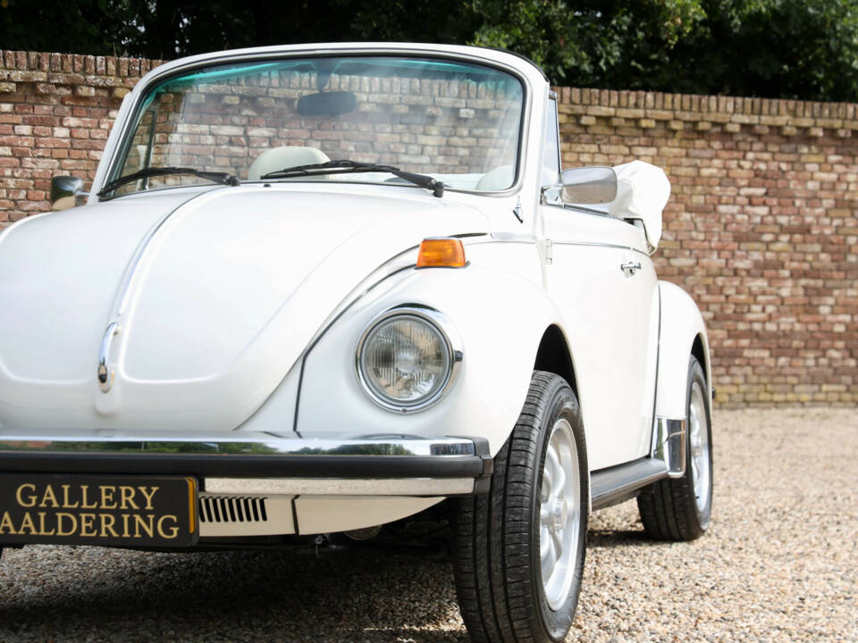 Image 49/50 of Volkswagen Käfer 1303 &quot;Champagne Edition&quot; (1977)
