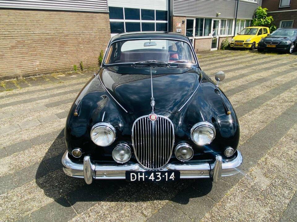 Image 2/50 de Jaguar Mk II 3.4 (1962)