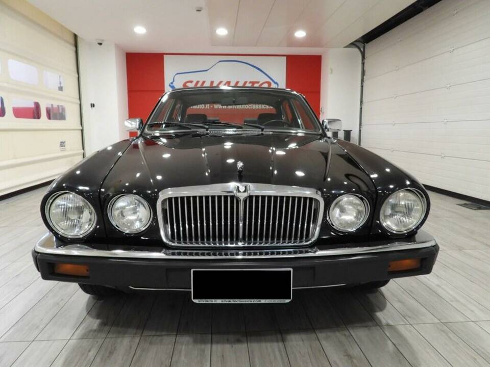 Bild 2/15 von Jaguar XJ6 3.2 (1984)