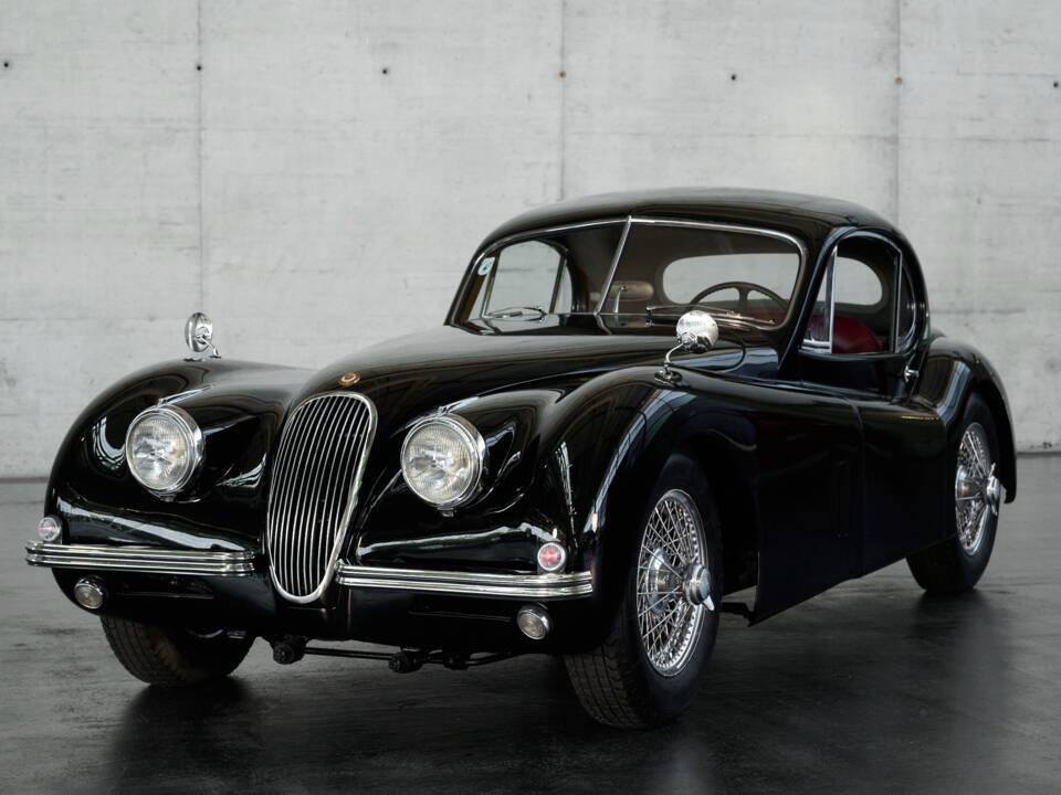 Image 3/48 of Jaguar XK 120 FHC (1954)