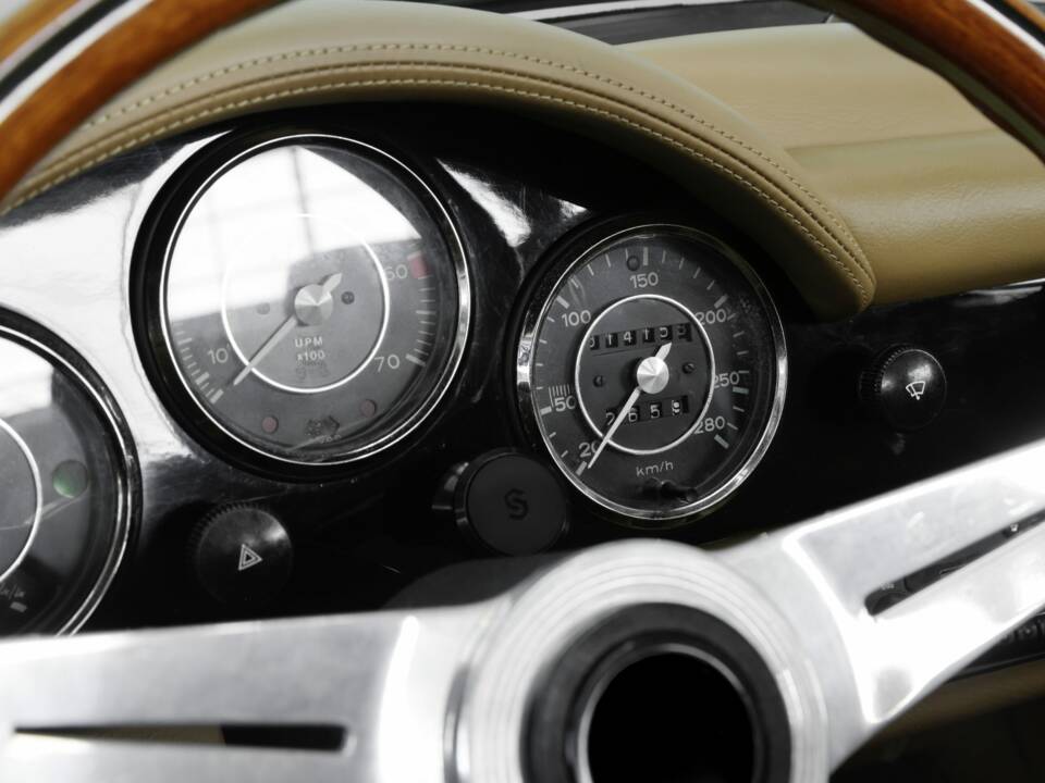 Bild 26/49 von Intermeccanica 356 Roadster 6 (1991)