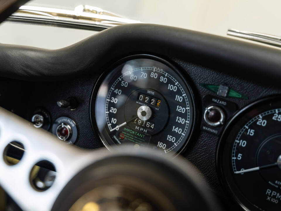 Immagine 12/32 di Jaguar E-Type (1969)