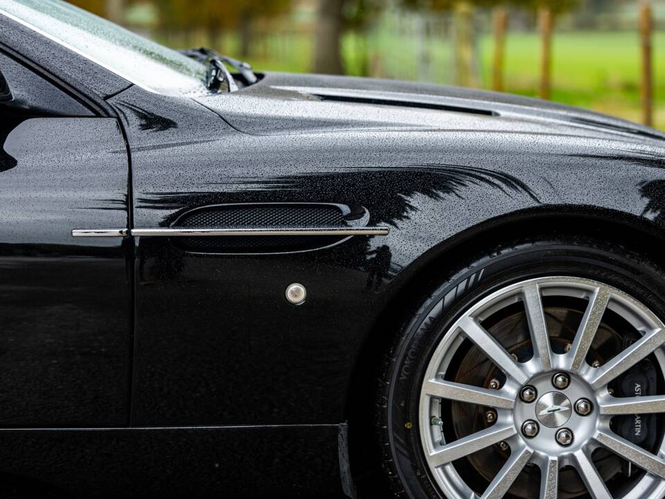 Afbeelding 10/50 van Aston Martin V12 Vanquish S (2007)