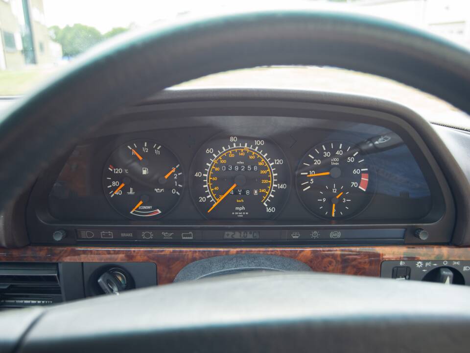 Bild 20/29 von Mercedes-Benz 300 SEL (1990)