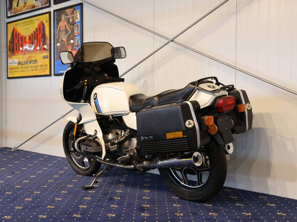 Image 22/32 of BMW R 100 RS (1987)