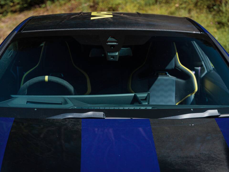Image 9/47 of BMW M4 CS (2025)