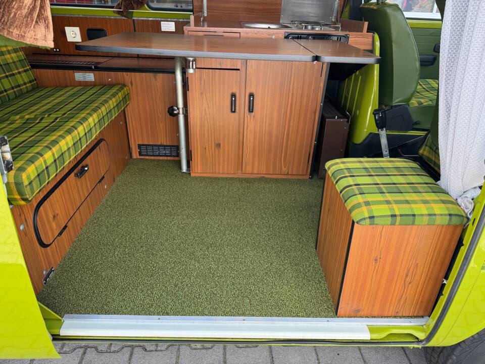 Image 98/100 of Volkswagen T2b Westfalia (1979)