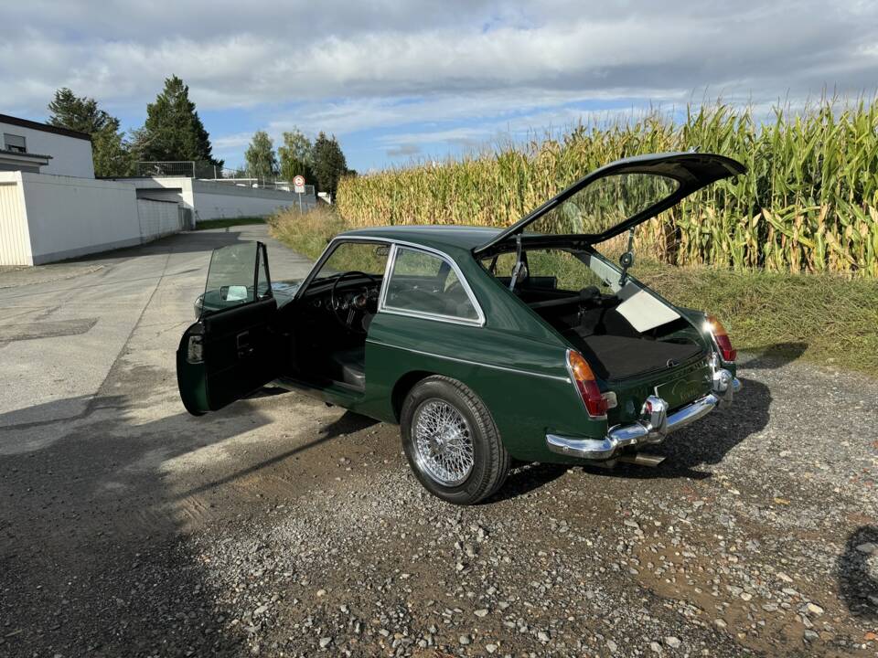 Image 12/50 de MG MGC GT (1969)