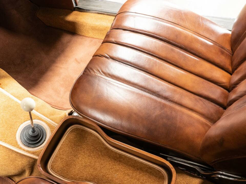 Image 9/54 of Mercedes-Benz 220 SE b (1963)