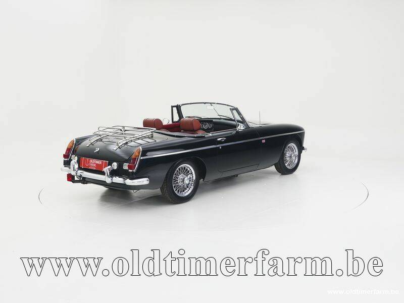 Image 2/15 of MG MGB (1968)