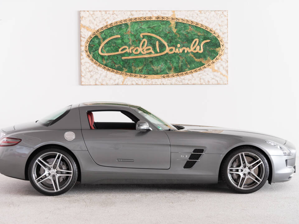 Image 13/56 de Mercedes-Benz SLS AMG (2011)