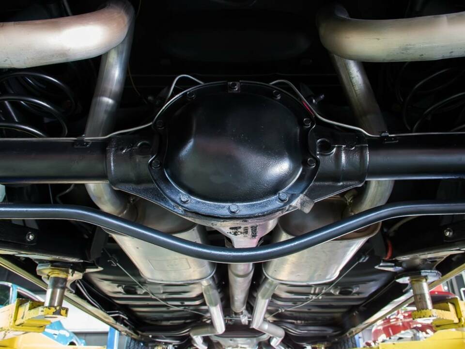 Image 21/26 of Pontiac GTO Tri-Power (1965)