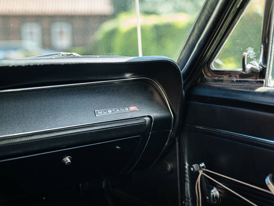 Image 32/36 of Ford Mustang 289 (1967)