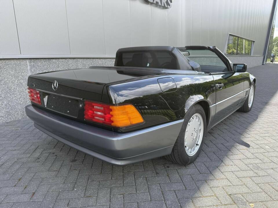 Image 9/50 de Mercedes-Benz 300 SL (1990)