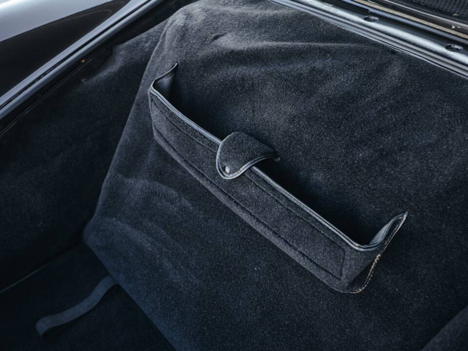 Bild 37/39 von Porsche 911 Carrera 4 (1993)