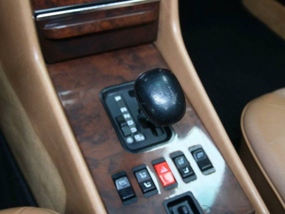 Image 17/50 de Mercedes-Benz 420 SL (1987)