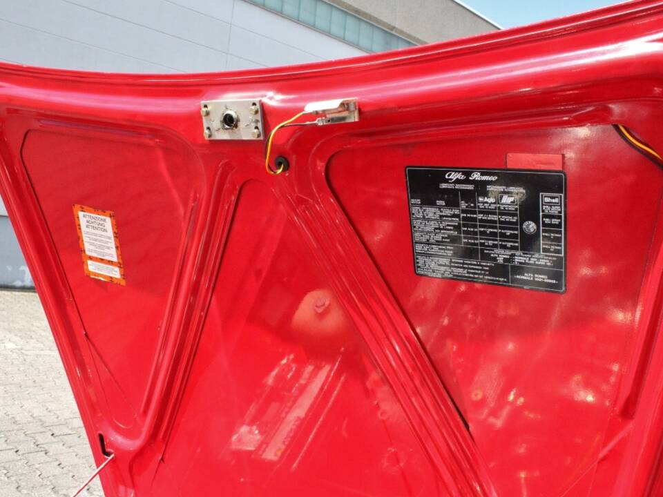 Bild 13/17 von Alfa Romeo 2.0 Spider QV (1987)