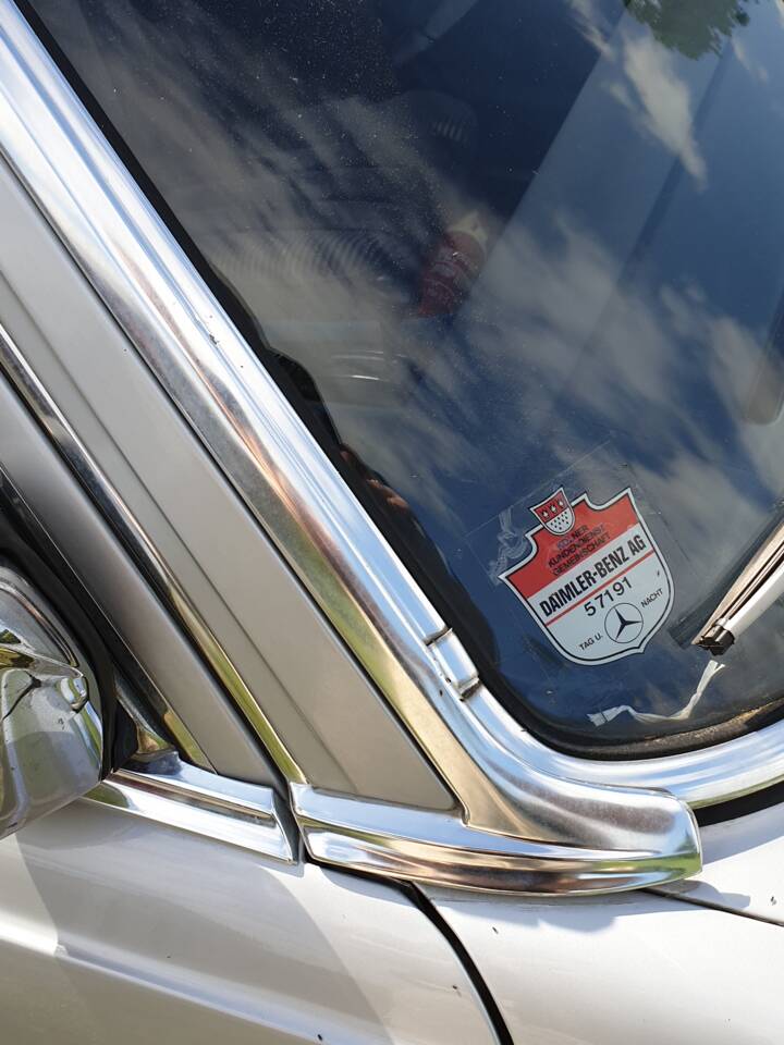 Image 8/8 of Mercedes-Benz 280 S (1976)