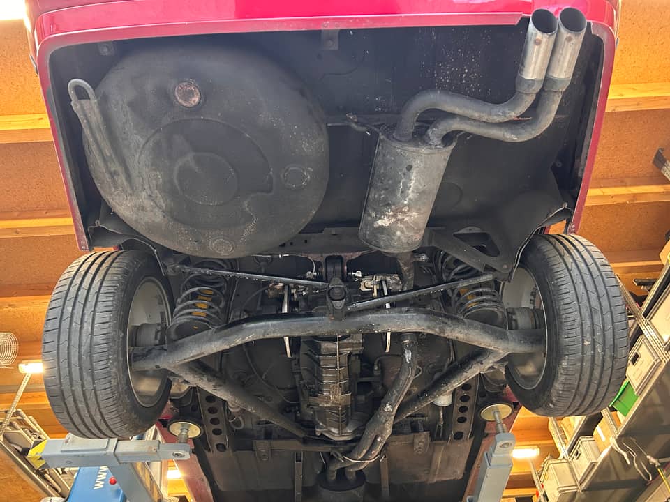 Image 23/30 of Alfa Romeo 75 3.0 V6 QV (1991)