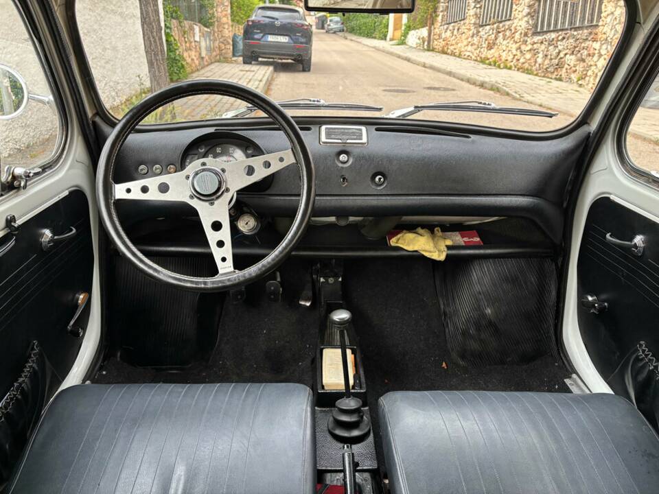 Bild 2/8 von SEAT 600 L (1973)