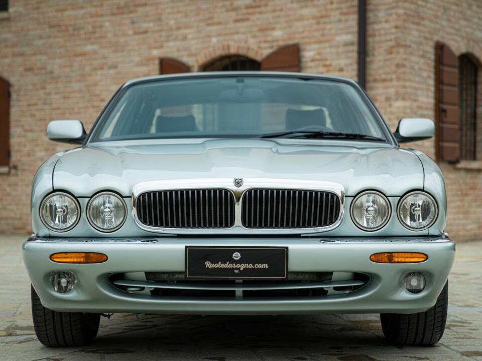 Afbeelding 3/50 van Jaguar XJ 8 Sovereign (1997)