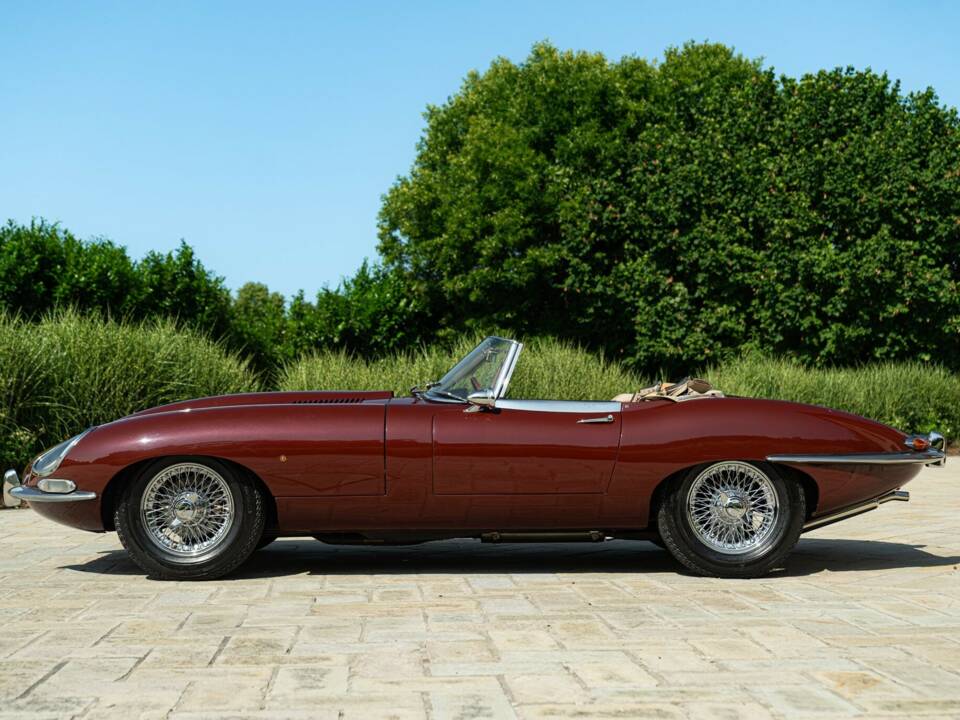 Image 17/50 de Jaguar E-Type 3.8 (1964)