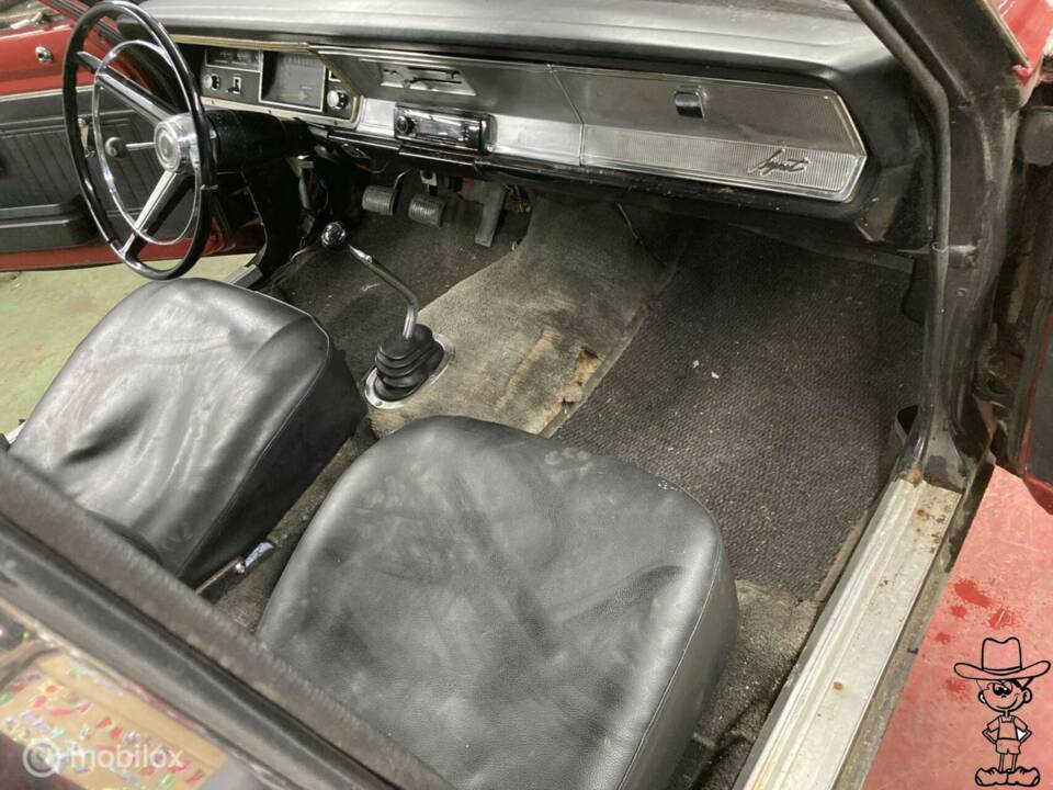 Immagine 6/39 di Plymouth Valiant 3.7 L (1968)