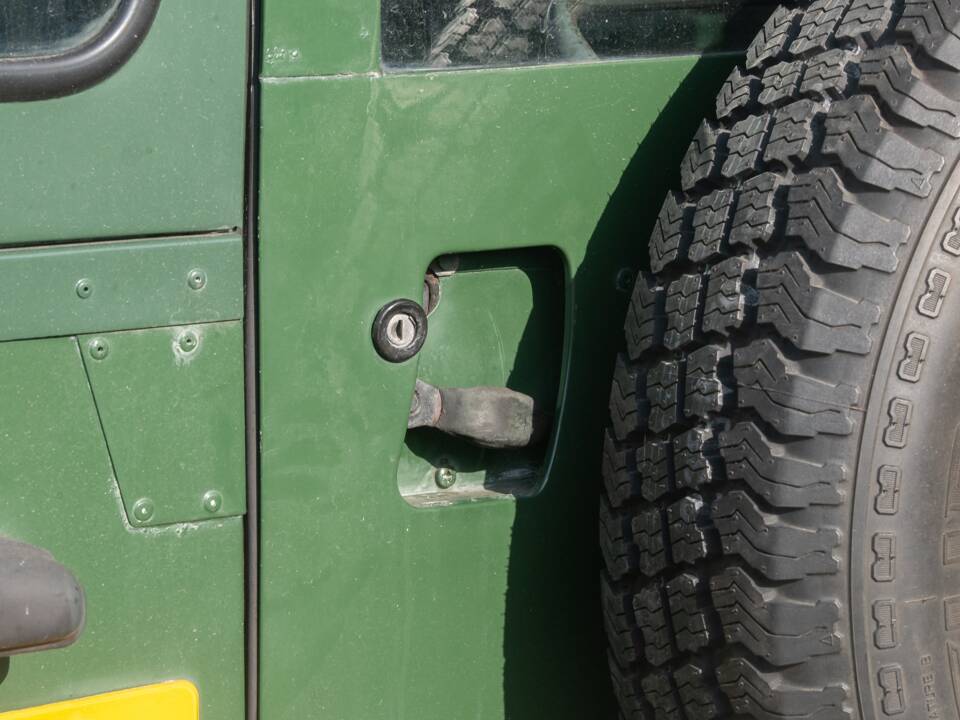 Afbeelding 16/50 van Land Rover Defender 90 (1996)