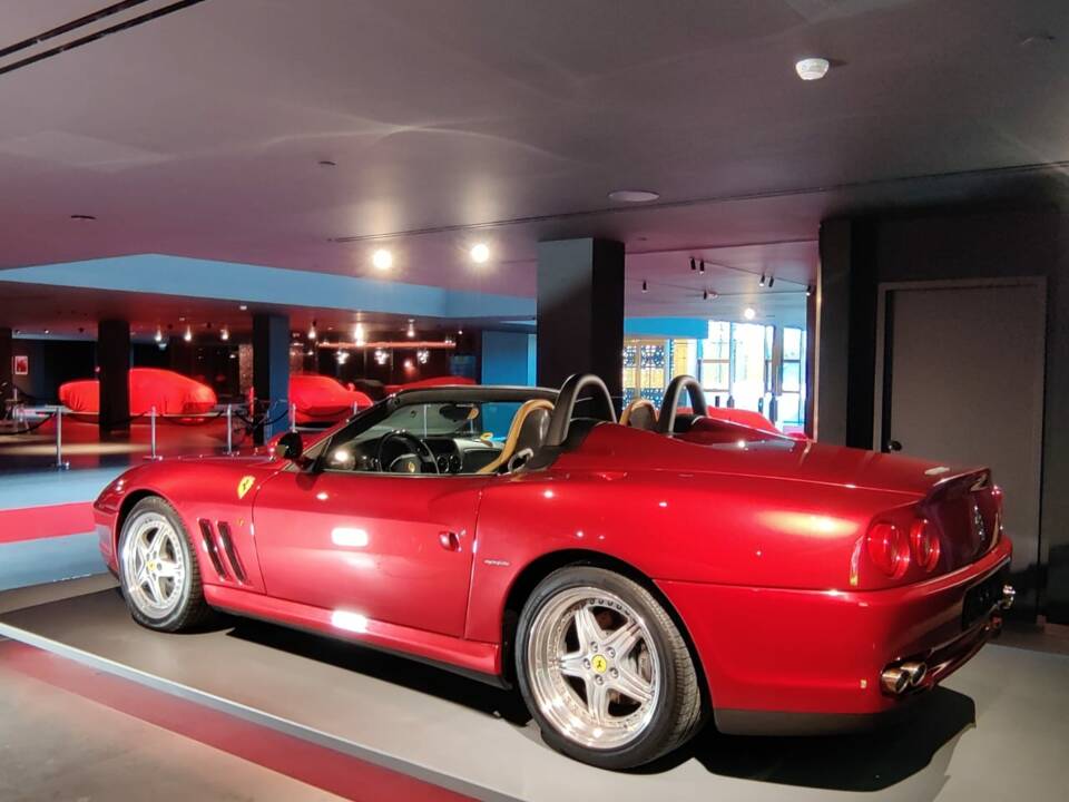 Imagen 2/9 de Ferrari 550 Barchetta (2001)