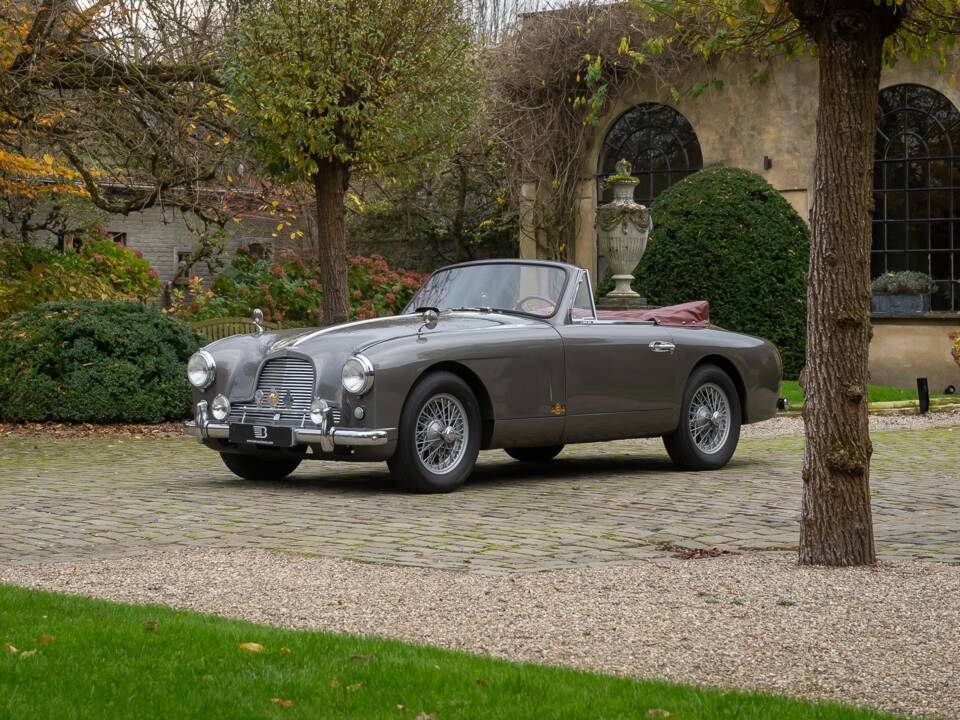Afbeelding 28/29 van Aston Martin DB 2&#x2F;4 Mk II DHC (1956)