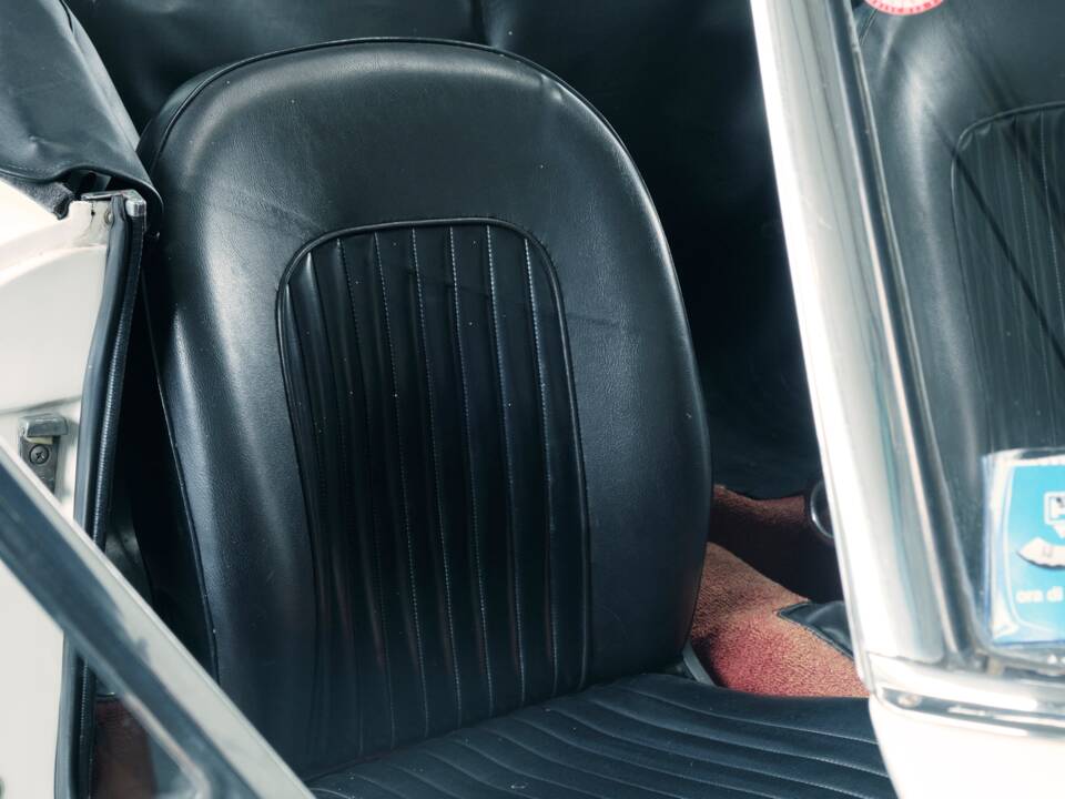 Image 39/50 of Alfa Romeo 1600 Spider Duetto (1966)