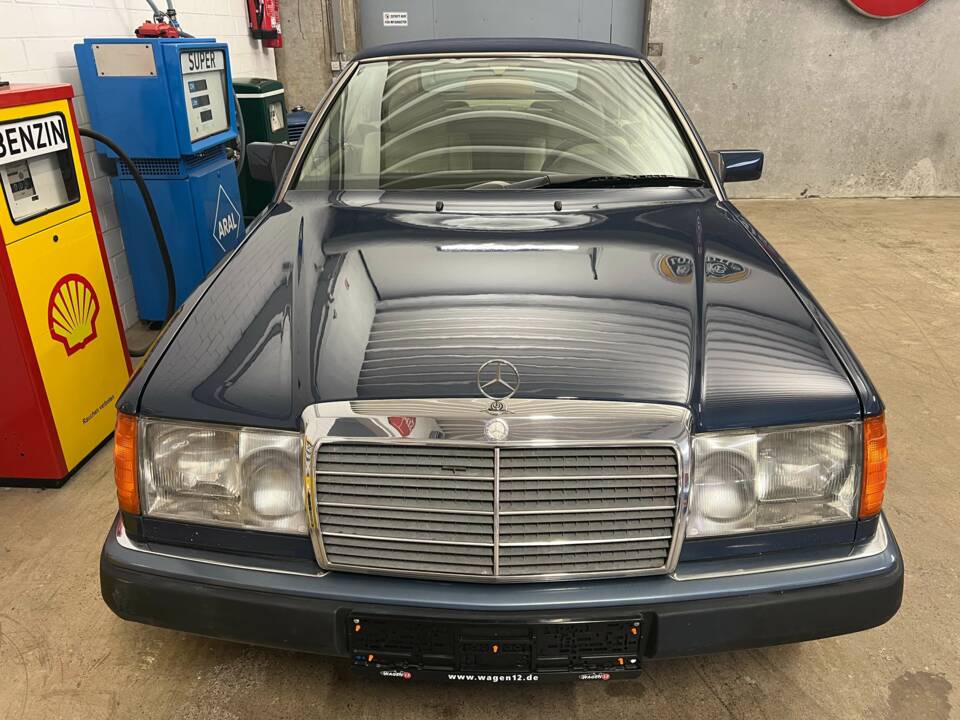 Bild 4/19 von Mercedes-Benz 320 CE (1992)