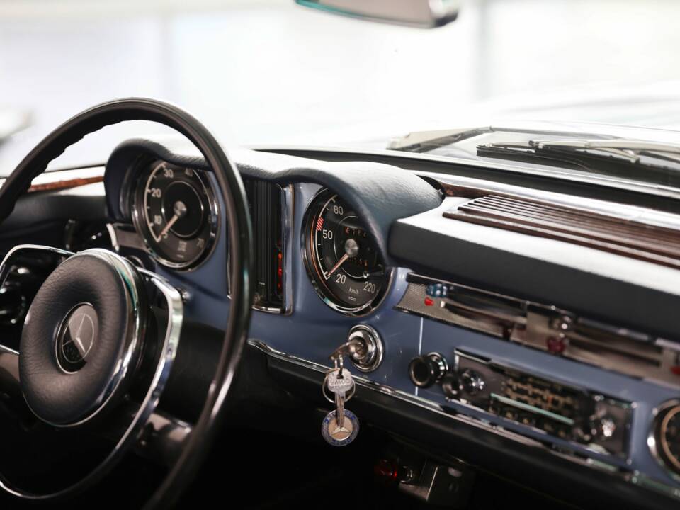 Immagine 26/40 di Mercedes-Benz 230 SL (1966)