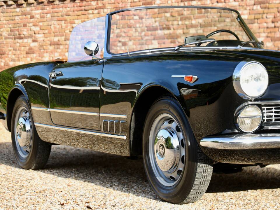 Bild 49/50 von Alfa Romeo 2000 Spider (1961)