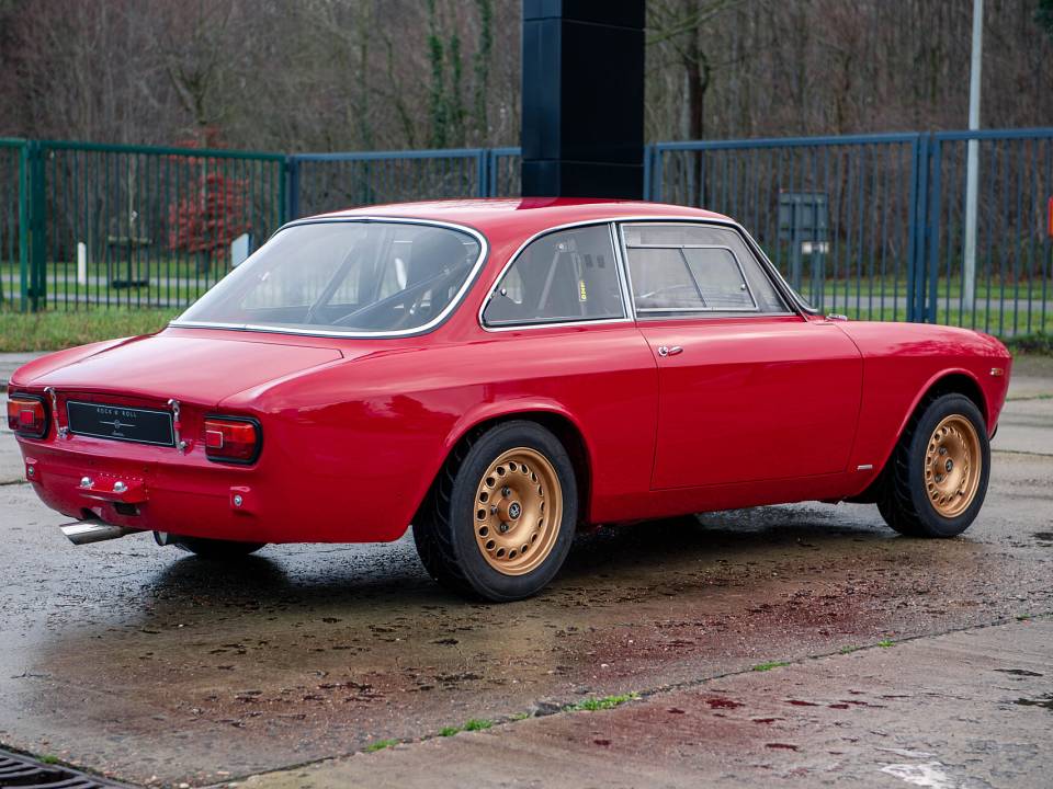 Immagine 9/50 di Alfa Romeo Giulia 1600 Sprint GT (1966)