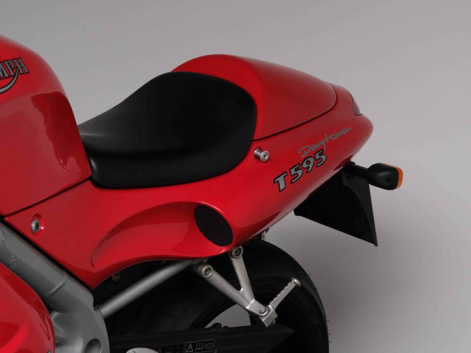 Image 37/66 of Triumph Daytona T595 (1998)