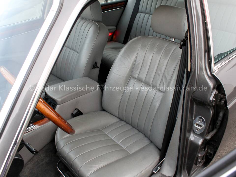 Immagine 46/46 di Jaguar XJ 12 (1986)