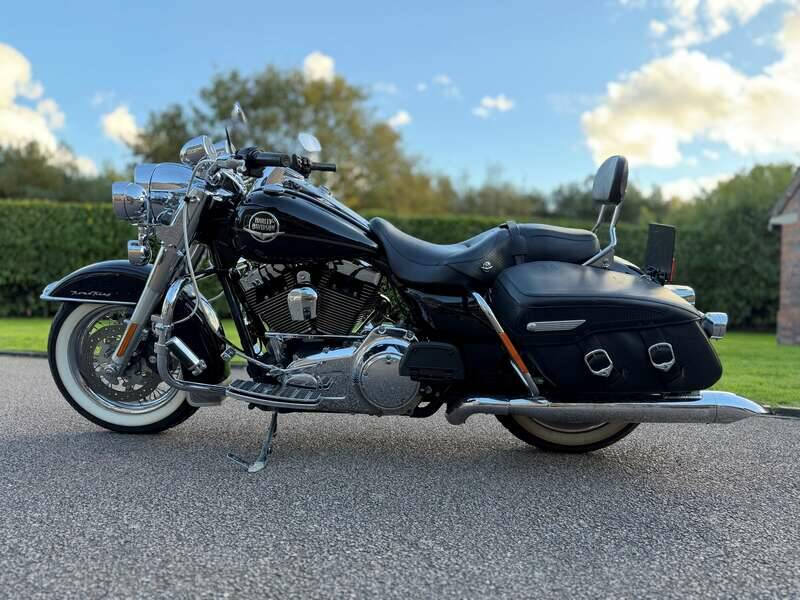 Image 2/43 of Harley-Davidson FLHR Road King (2009)