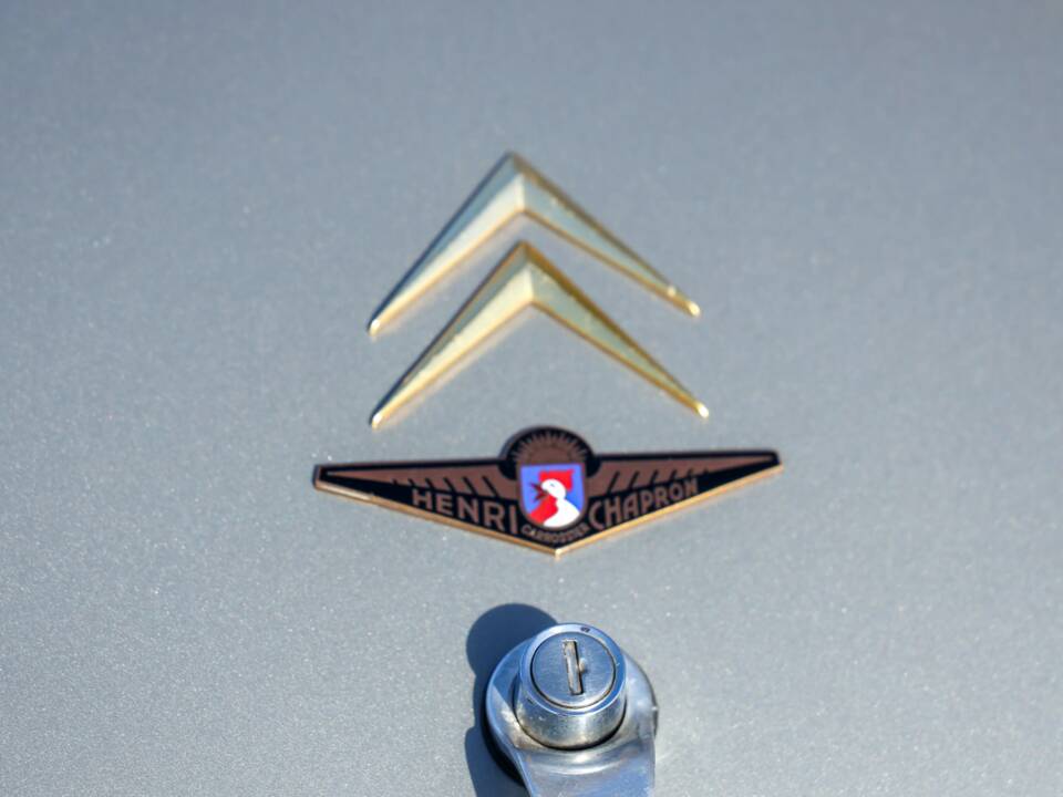 Image 32/50 of Citroën DS 21 Chapron (1963)